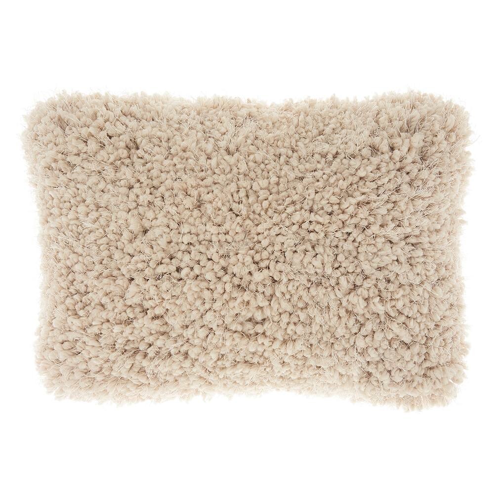 

Продолговатая декоративная подушка Mina Victory Lush Yarn Shag, бежевый