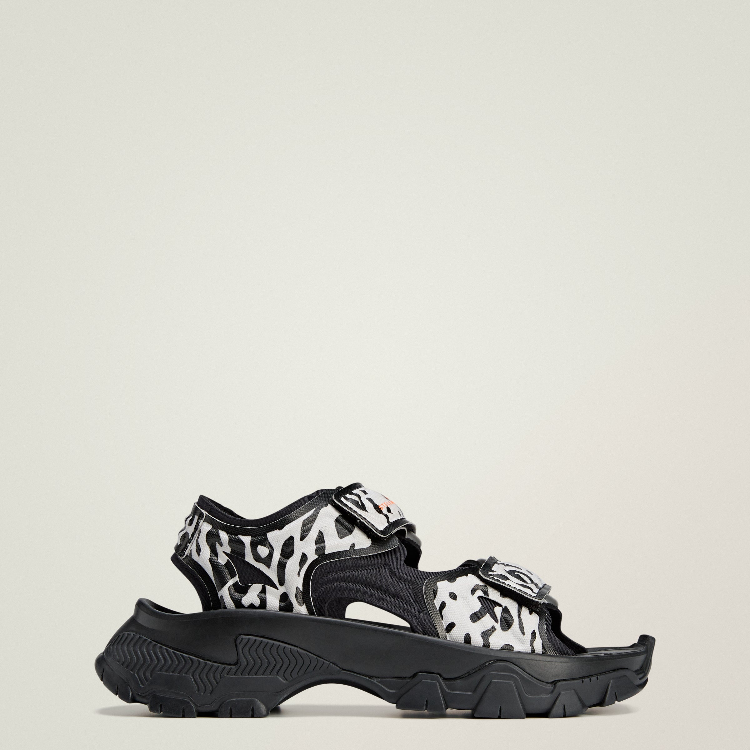Женские сандалии Adidas Adidas by Stella McCartney Hika Outdoor, белый/черный