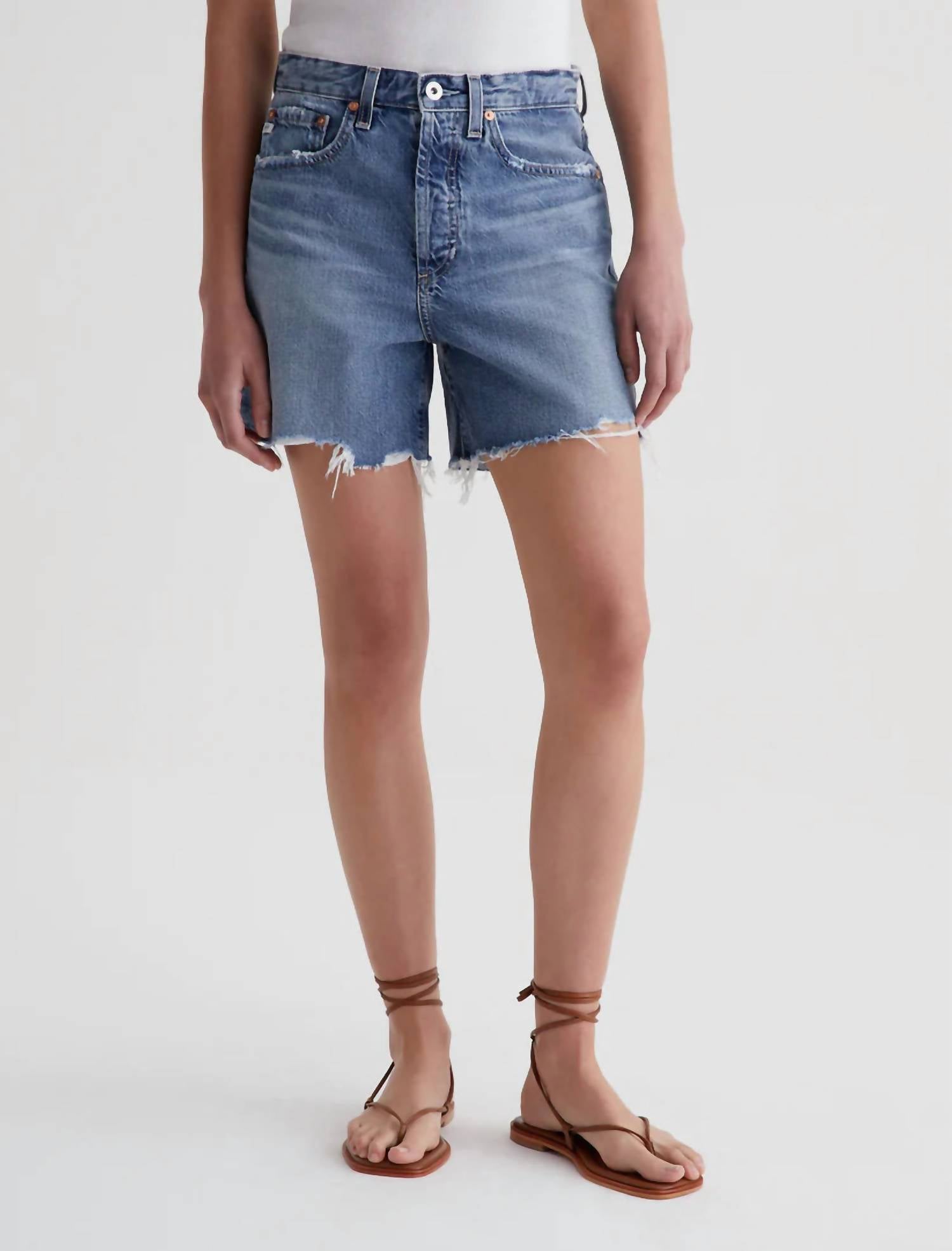 

Гвоздичные джинсовые шорты в мифе AG Jeans, Myth