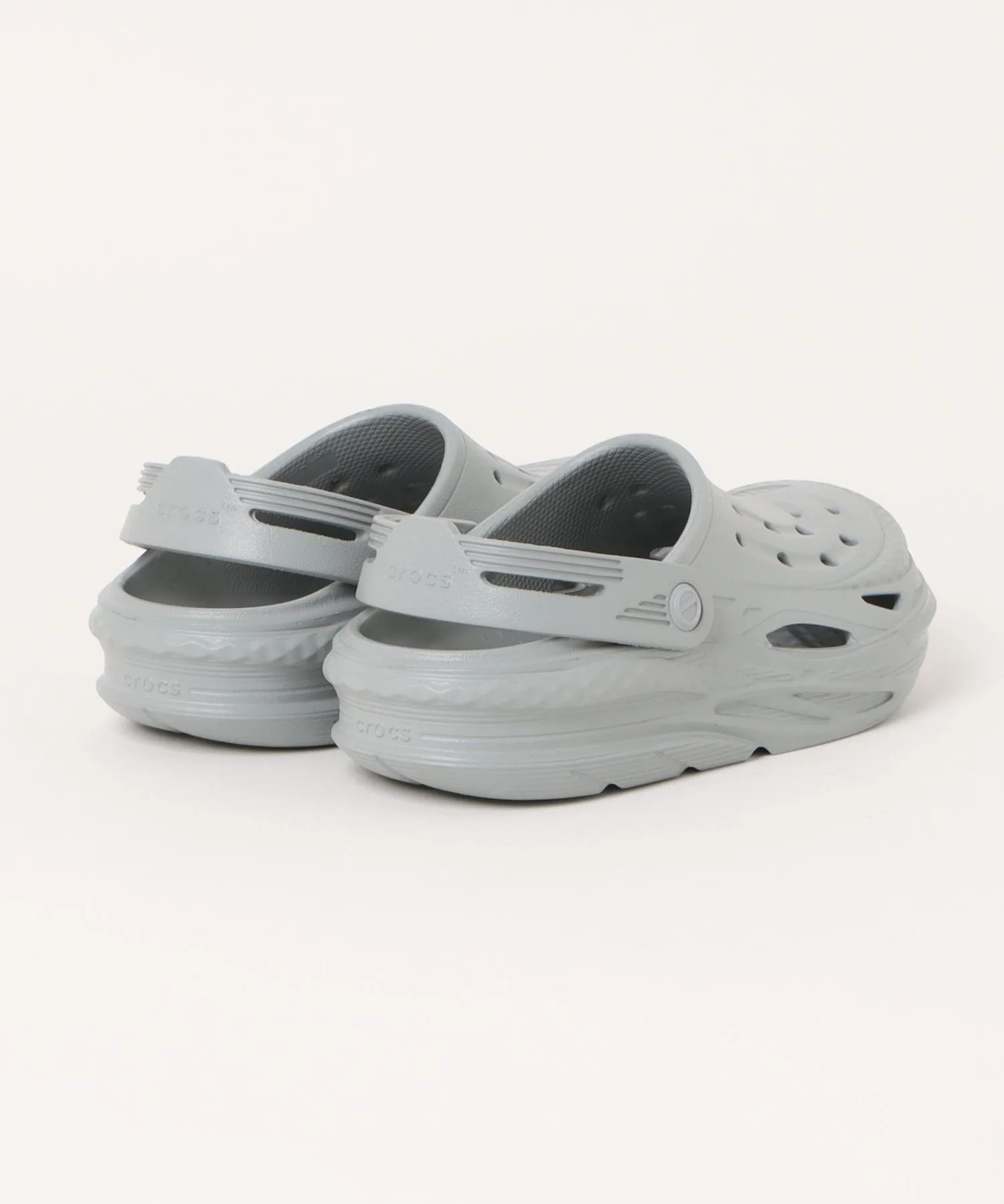 Унисекс сандалии Crocs Off Grid Clog белые — фото 2