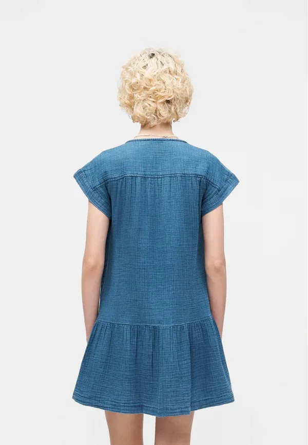 Платье-рубашка из марли с V-образным вырезом Gap, blue denim, голубой деним — фото 3