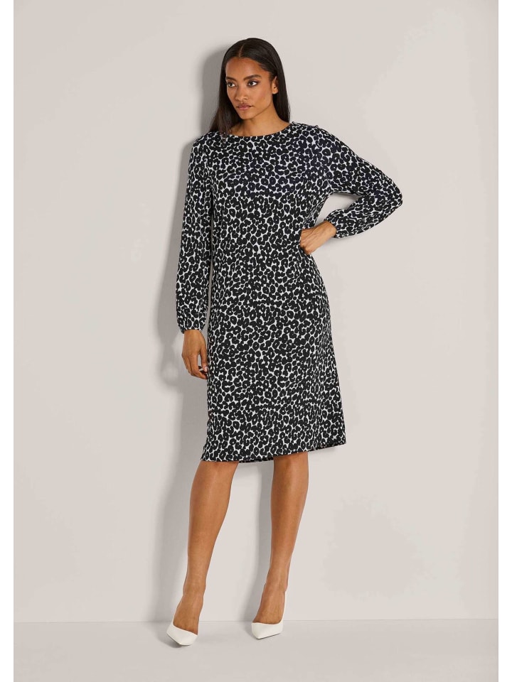 

MADELEINE Современное трикотажное платье с леопардовым принтом в черно-белом цвете