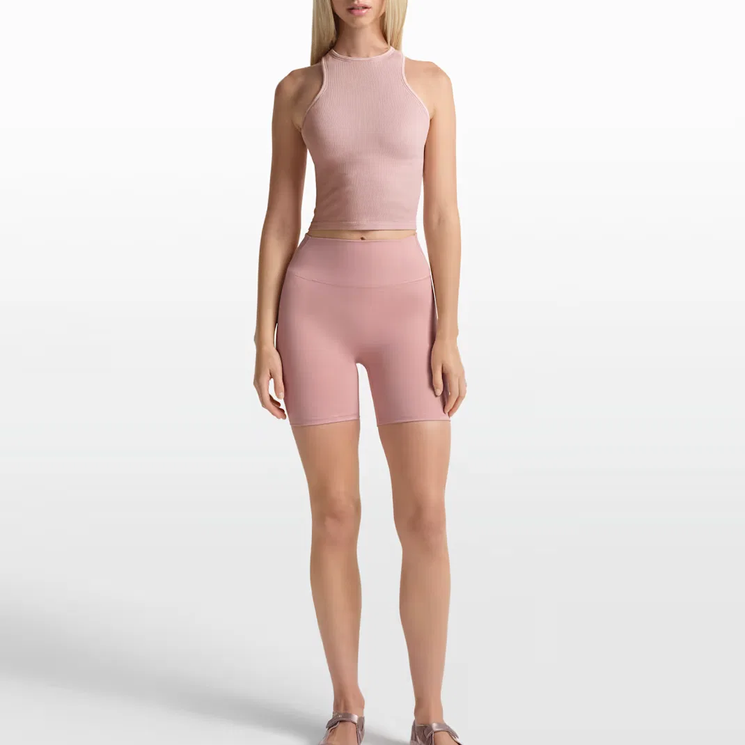 Топ женский SKIMS Ribbed Seamless Racerneck Nike, NSKM HIMALAYAN/NSKM ECRU — фото 3