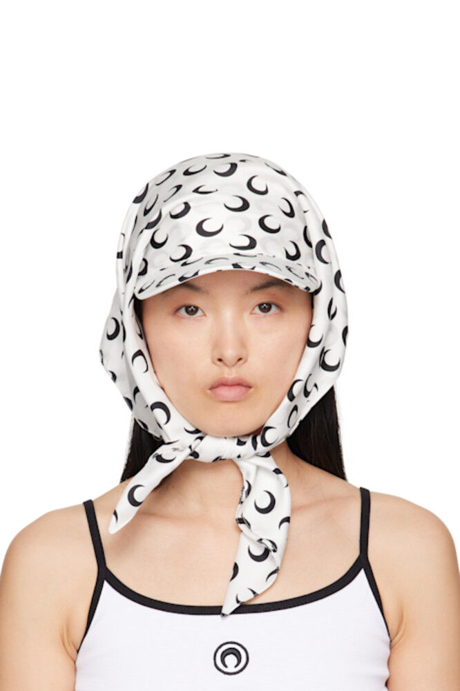 

Эксклюзивная белая и черная кепка SSENSE из регенерированного шелка с вуалью Marine Serre