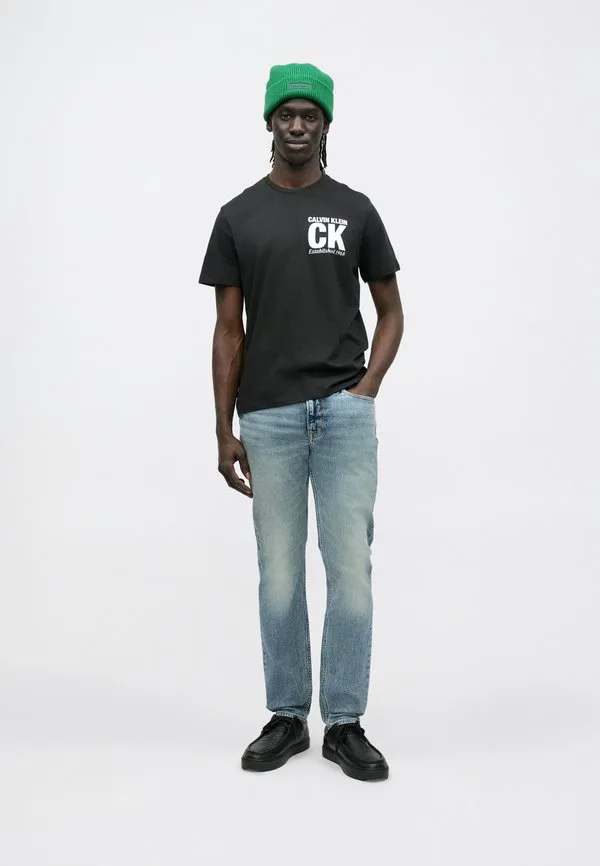 Футболка с графическим принтом в углу Calvin Klein, Black — фото 2