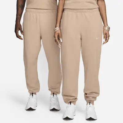 

Спортивные брюки Nike NOCTA NOCTA Fleece CS Sweatpants, цвет Hemp/Sanddrift