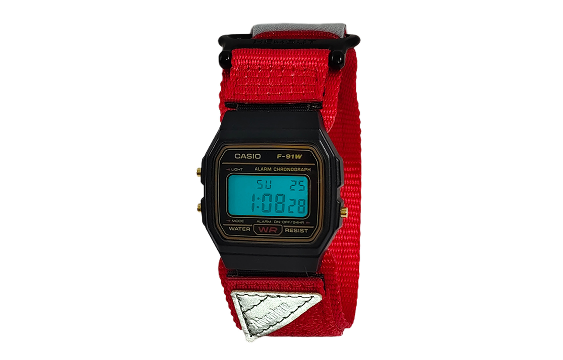 

CASIO Мужские часы Retrofit Series с кварцевым механизмом и нейлоновым ремешком, черный циферблат