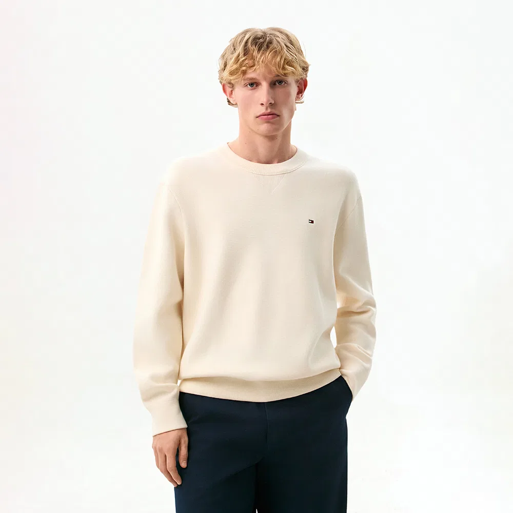 Мужской джемпер с круглым вырезом цвета айвори от Tommy Hilfiger
