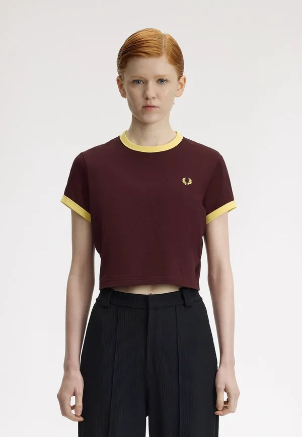

Укороченная базовая футболка с контрастной отделкой Fred Perry, Oxblood, Красный, Укороченная базовая футболка с контрастной отделкой Fred Perry, Oxblood