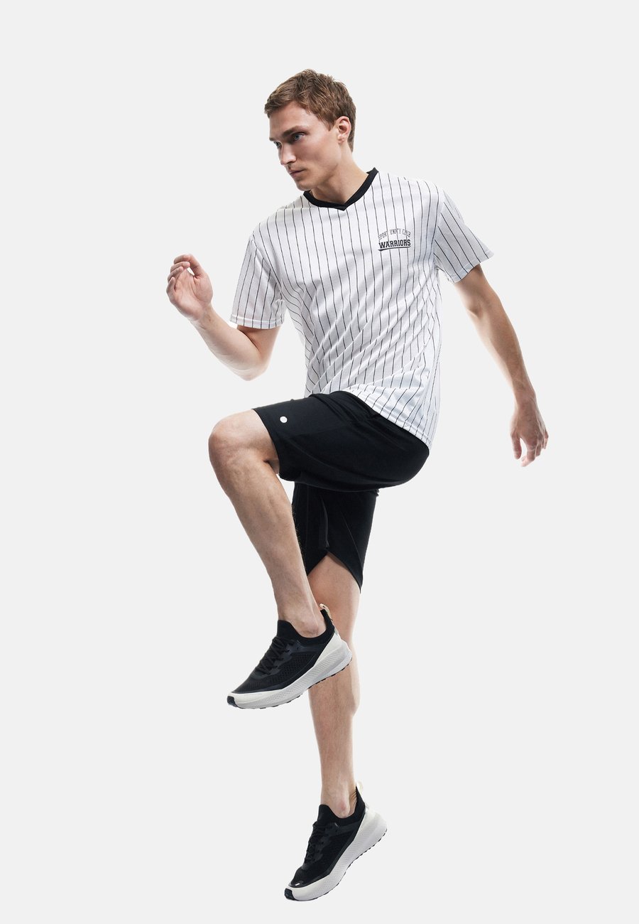 

Футболка Koton Print T-shirt, Ecru/Off-White