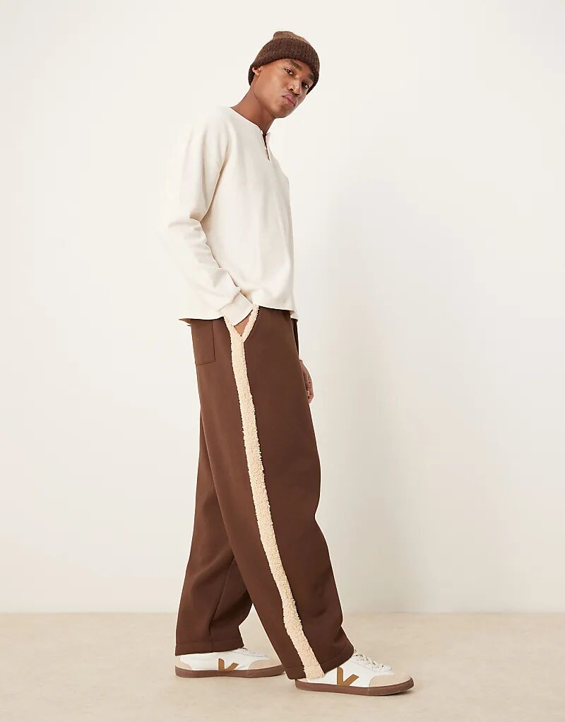 

Джоггеры Balloon Fit с подкладкой из искусственного меха цвета хаки ASOS DESIGN