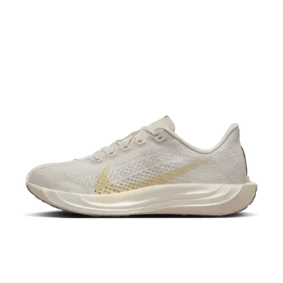 

Кроссовки Nike Pegasus Plus, цвет Light Orewood Brown/Sail/Gum Light Brown/Coconut Milk