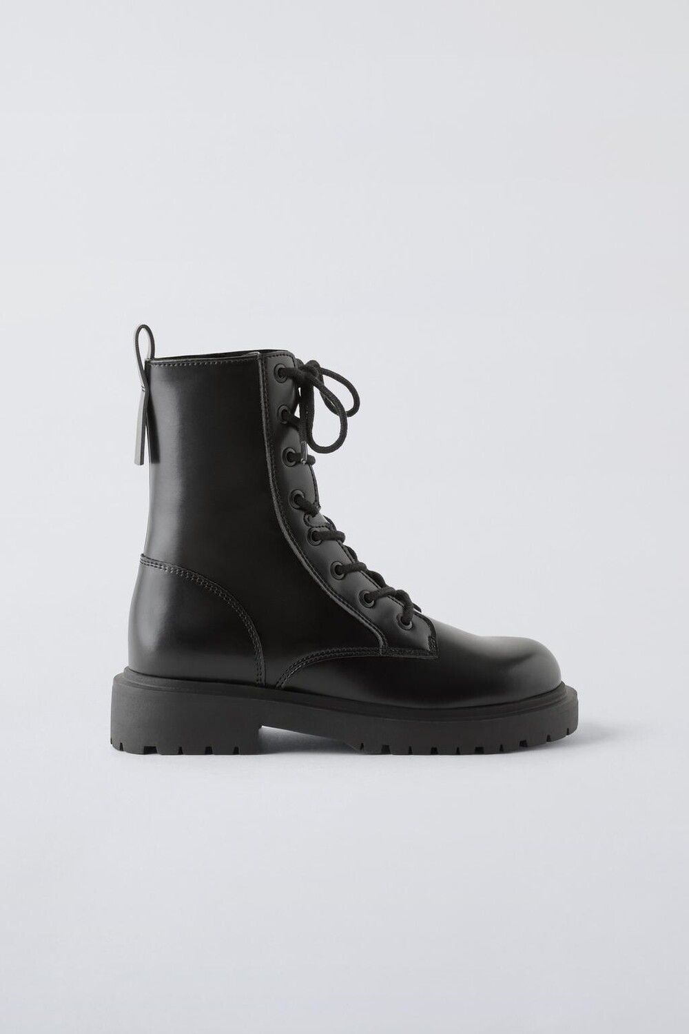 

Ботинки со шнуровкой ZARA, черный