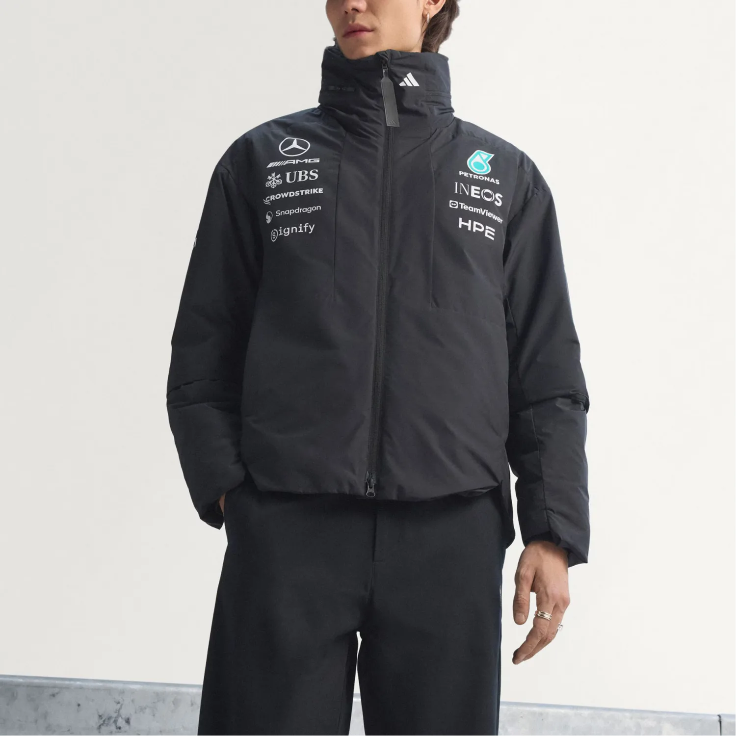 Куртка-пуховик Mercedes AMG Petronas Formula 1 Team Adidas, черный — фото 3