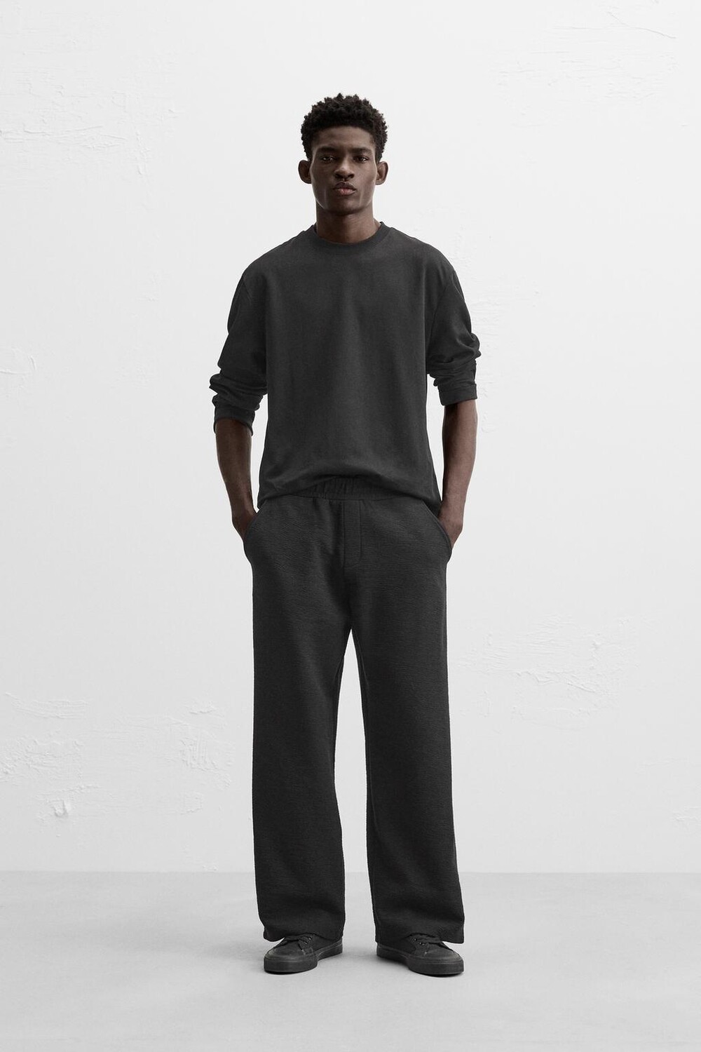 

Брюки с жаккардовым подъемом ZARA, черный